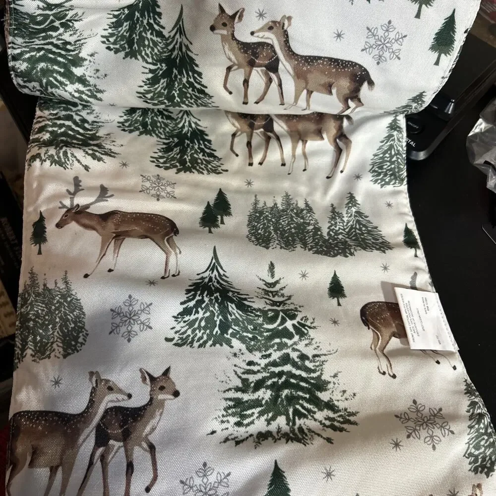 Robert Stanley Forest / Deer Reversible Table‎ Runner 13